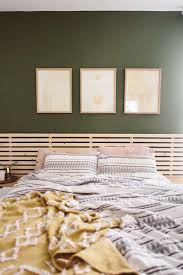 What makes diy headboards so interesting is the fact that they go beyond the basics and they usually also double as decorative pieces for the bedroom. 10 Easy Diy Headboard Ideas You Can Make The Budget Decorator