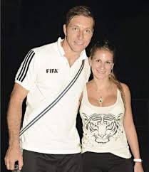 Néstor fabián pitana (corpus, 17 giugno 1975) è un arbitro di calcio e attore argentino. Asi Es La Bella Esposa De Nestor Pitana El Arbitro Argentino Que Pitara Australia Honduras Diez Diario Deportivo