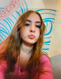 Carole Leone's Instagram, Twitter & Facebook