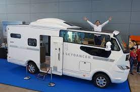 Christian eriksen collapses during denmark euro 2020 clash with finland. Cmt Stuttgart Wohnmobil Mit Cabrio Flair Stuttgart Stuttgarter Nachrichten