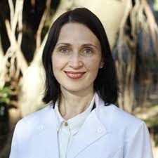 Laura Sperling's Instagram, Twitter & Facebook