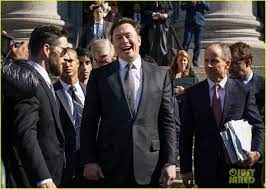 Elon Musk Says He'll Sell 10% of His Tesla Stock if Twitter Votes for Him  to Do So: Photo 4656232 | Elon Musk, Tesla, Twitter Photos | Just Jared:  Entertainment News