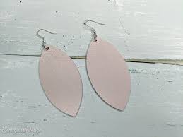 Diy faux leather earrings using your silhouette cameo or portrait. Diy Leather Earrings With A Cricut Maker Semigloss Design