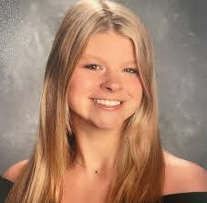 Sara Lanier's Instagram, Twitter & Facebook