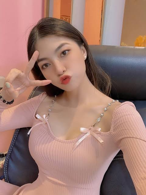 Uyên Endy - bạn gái tin đồn cực sexy của ca sĩ Ngô Kiến Huy là ai?