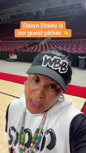 A #nationalchampion, a Hall of Famer and an icon 🤩 #DawnStaley is this  week’s guest picker! #cfb #womensbasketball #southcarolina