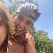 Taylor Simons's Instagram, Twitter & Facebook