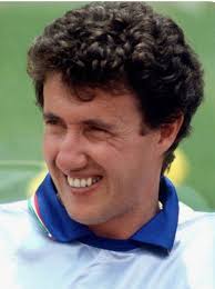 William Negri nella figurina dell'album calciatori del campionato 1963-64.  In quel torneo, conclusosi con la vittoria dello scudetto da parte del  Bologna, l'estremo difensore rossoblù giocò 34 partite subendo soltanto 18  gol.