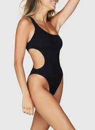 Les bretelles se croisent dans le dos et viennent se nouer au milieu du dos. Maillot De Bain 1 Piece Asymetrique Texture Black Bound Femme Place Des Tendances