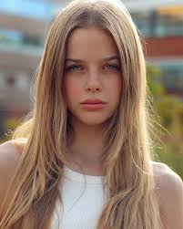 This is still birthday weekend vibes for an amazing beauty Miss L A U R A  @laura_hemelrijk_model @kellyclairemegan @shopkaveah #happybirthday