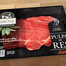 Para hablar de carne y cortes de res… ¿quién mejor que un norteño? Crea Una Etiqueta Moderna Para Empresa Procesadora De Carne De Cerdo Y Res Product Packaging Contest 99designs