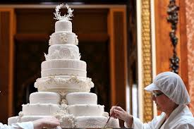 Ihren illustren gästen servierte das brautpaar einen dreistöckigen zitronenkuchen,. Charlottes Taufe Und Zum Tee Gibt S Alten Kuchen Gala De