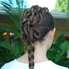 This Is A Star Wars Inspired Hairstyle It S Fairly Easy To Make You Just Grab Strands Of Hair Twist The Star Wars Hair Rey Star Wars Hair Star Wars Costumes