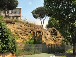 Source for information on servian wall: Servian Wall In Italy Rome Resort Usefultravelarticles Com
