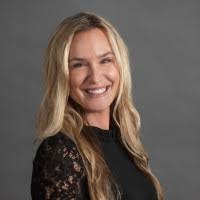 Lauren Carroll's Instagram, Twitter & Facebook