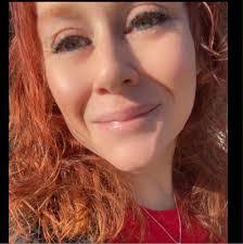 Stephanie Barefoot's Instagram, Twitter & Facebook