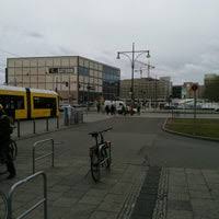 Daniel denis becker, gebietsdirektor und selbstständiger finanzberater für die deutsche bank filiale johannisthaler chaussee 300: Deutsche Bank Bank In Berlin
