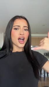 Alyssa Slade's Instagram, Twitter & Facebook