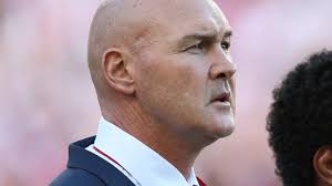 Mary admits rumours are dividing Dragons