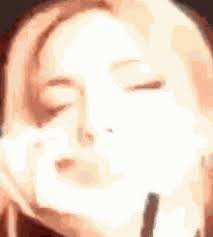 Cute pfp for discord not anime : Gif Girl Gifs Tenor
