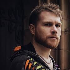 Imagining what a Blackadder rap cypher would be like. The theme is a bop.  Who would play: Blackadder Baldrick Percy George Melchett Flashheart  Darling Queenie+Nursie Mrs Miggins Bob The Messenger Unspeakably Violent