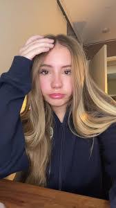 Olivia Manley's Instagram, Twitter & Facebook