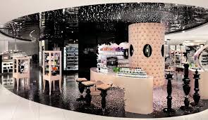 Swarovski Official Fine Jewelry Watches And Crystal Decorations Window Design Retail Design Design Store