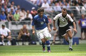 Os italianos ganharam a eurocopa de 1968 e a medalha de ouro olímpica. Italia Chegou A Vestir Nike Por Pouco Tempo Nos Anos 90 Torcedores Noticias Sobre Futebol Games E Outros Esportes
