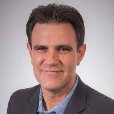 Robert Dubinski's Instagram, Twitter & Facebook