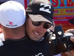 Mick Fanning claims ASP World Surfing Title at Billabong Pipe Masters 2009