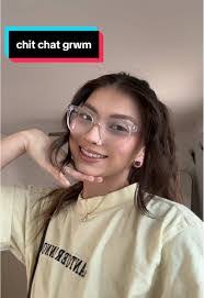 Jocelyn Ennis's Instagram, Twitter & Facebook