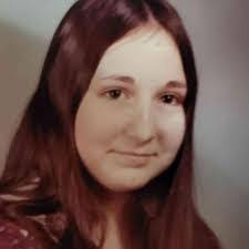 Vicki Moffett's Instagram, Twitter & Facebook