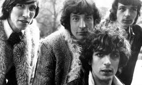 Pink Floyd, Nick Mason ricorda l'improvvisa visita in studio di Syd Barrett  nel 1975: “Non l'avevo riconosciuto. È stato scioccante"