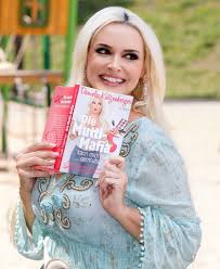 Schaut euch ruhig bei mir um und lernt mich kennen. Daniela Katzenberger So Viele Millionen Hat Die Katze Auf Dem Konto