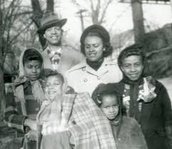 1950 S Black And White Family Photos Dreamplan Home Design And Landscaping Software Download Common Shopping African American Family African American Black Is Beautiful