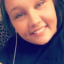 Elisa Irving's Instagram, Twitter & Facebook