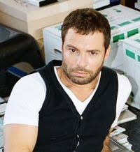 EL ANIMAL INVISIBLE: Remedando el olvido de los elefantes de Daniel Firman  y un apunte a los toros de Jordi Benito.