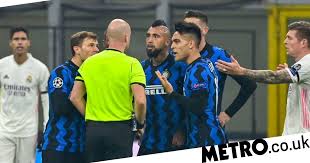 Jun 01, 2021 · inter milan's chilean midfielder arturo vidal is receiving hospital treatment after testing positive for coronavirus, his national team said monday. Inter Milan Ace Arturo Vidal Sent Off For Squaring Up To Referee Anthony Taylor In Real Madrid Clash Asia Newsday
