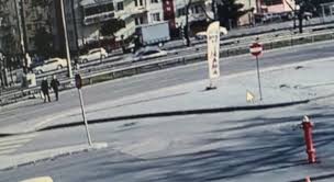 Bursa kaza haberleri ve bursa kaza hakkında en güncel gelişmeleri haber 7'de takip edin. Bursada Kaza Dehseti Kamerada