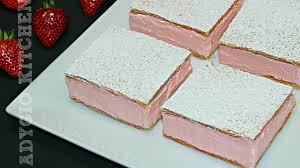 Eu am folosit frisca lichida indulcita pentru aceasta reteta de spuma de capsuni, asadar nu folosim zahar. Prajitura Cremes Cu Spuma De Capsuni Cremsnit Adygio Kitchen Youtube