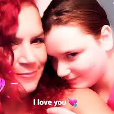 Monique Vasques (@mimamonique)