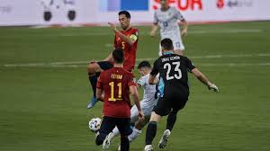 Unai simón, portero internacional del athletic club, aseguró que pese a confirmarse ante grecia el relevo en la portería de la selección, arrebatando la titularidad a david de gea. Vota Tras El Grave Error De Unai Simon Quien Debe Ser El Portero Titular Eurosport