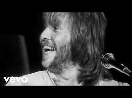 La Musique Peut Constituer Une Entree Possible Pour Une Sequence D Apprentissage Autour Des Emotions Et Des Sentiments A P En 2020 Clip Video Abba Emotions Maternelle