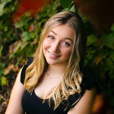 What are the essentials for a college apartment and school preparations?