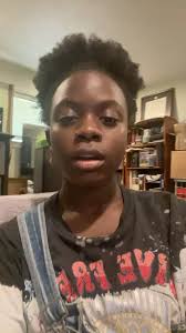 Tried this crazy riff challenge by @echopicone(echo’s version) and  @aria.gunn #espresso #sabrinacarpenter #singer #viral #artist #blackgirl  #skyedakotaturner