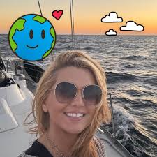 Can someone tell me how to watch the Niners ? I am in Montreal and no tv  stations has it? Do you know a site for streaming? Thanks