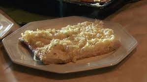 Saftiges ochsengulasch schmeckt intensiver als gewöhnliches rindergulasch aus trockenem, magerem bratenfleisch. Rezept Von Frau Eichelsdorfer Zwiebelkuchen Unter Unserem Himmel Br Fernsehen Fernsehen Br De
