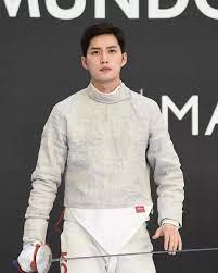 이날 방송에서 '노는 언니' 출연진들이 운영하는 음식점의 첫 손님으로 펜싱 사브르 국가대표 구본길과 김준호가 등장했다. Szsvb3capxkwfm