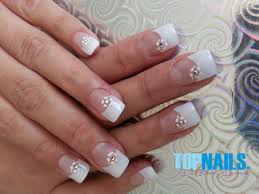Decoración de uñas sencillas, elegantes, francesas, uñas largas y cortas, paso a paso y más. Www Topnails Cl Unas Acrilicas Francesas Decoradas Con Cristal De