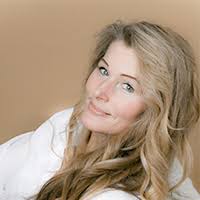 Hol dir hier den Zugang zu allen Interviews. Tauche ein in die weibliche  Kraft wann immer du willst